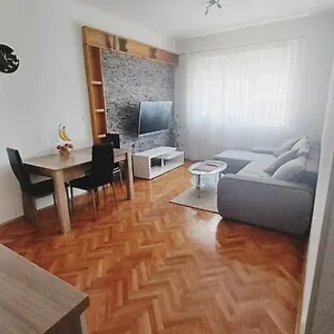 apartman-dora-pula.pula-hotels.org/