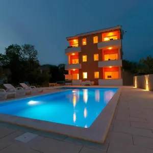 M & B Apartment