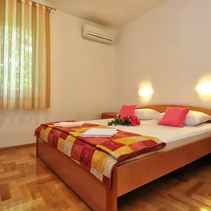 Fontana 2 Apartment